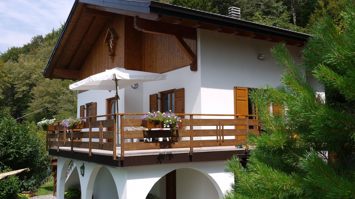 Madruzzo Ski Chalet | Chalet in the woods with lake and breathtaking view