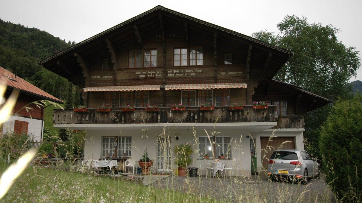 Wilderswil House | Chalet in Wilderswil with Jungfrau Views