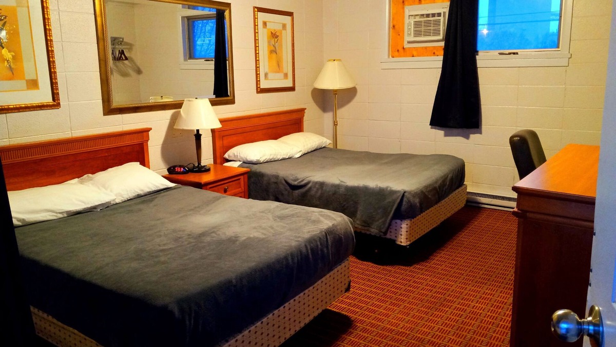 Dryden Hotel | Chalet Inn Motel