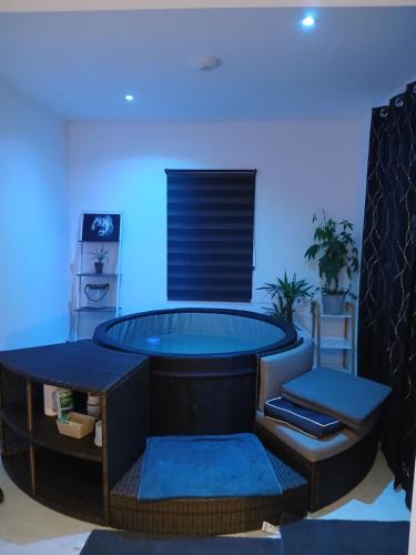 Aillas Ski Chalet | Chalet jacuzzi