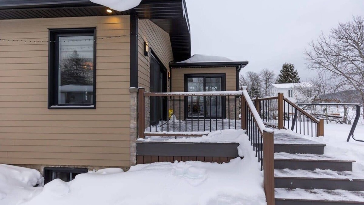 Saint-Mathieu-de-Rioux Ski Chalet | Chalet La Mamita du Lac