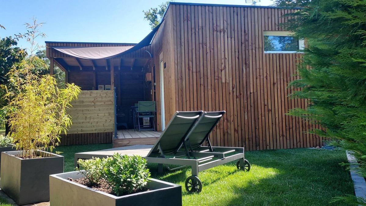 Bassillac and Auberoche Ski Chalet | Chalet le Clos des Golferies with jacuzzi