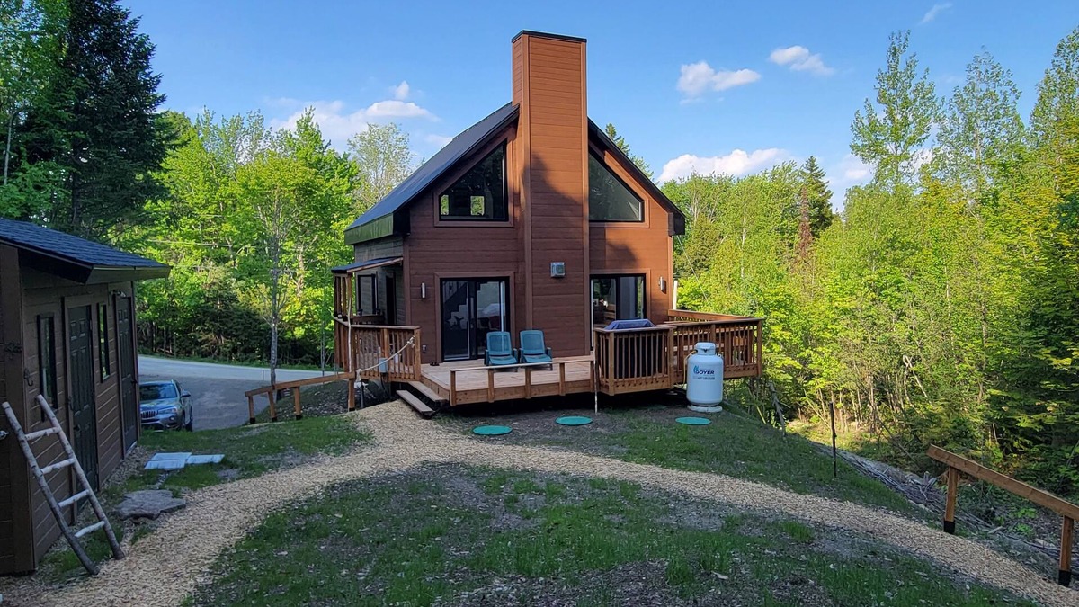 Sainte-Ann-des-Lacs Ski Chalet | Chalet L'hêtre au Sommet