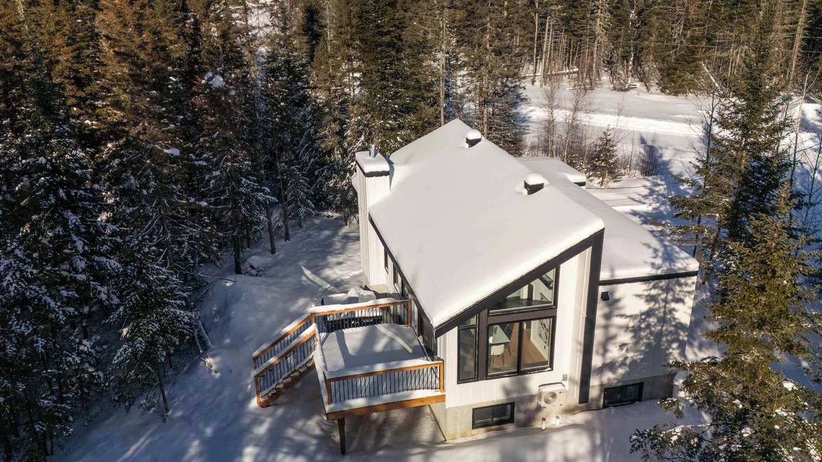 Shannon Ski Chalet | Chalet La Blanche, private spa
