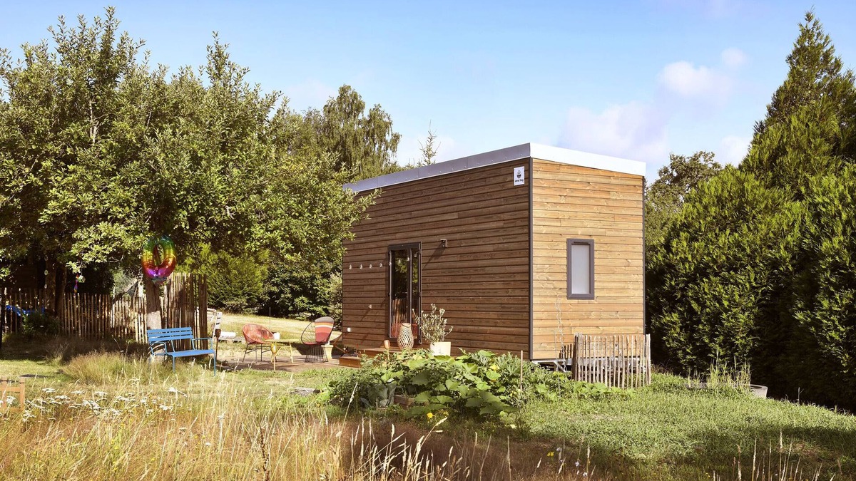 Vertou Ski Chalet | Chalet 'La Tiny House De La Blandinière' with Private Terrace, Shared Garden and Wi-Fi