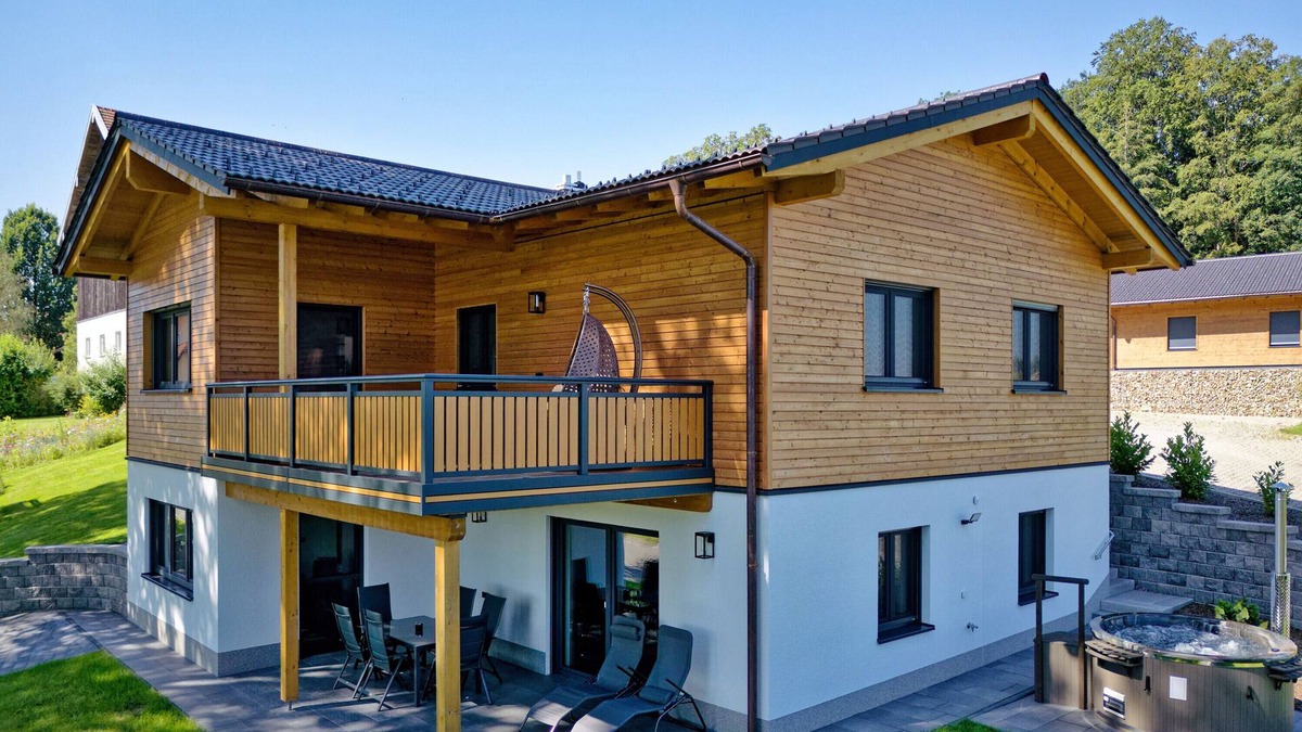 Eppenschlag Ski Chalet | Chalet 'Landhaus Rachelblick' with Mountain View, Private Terrace and Wi-Fi
