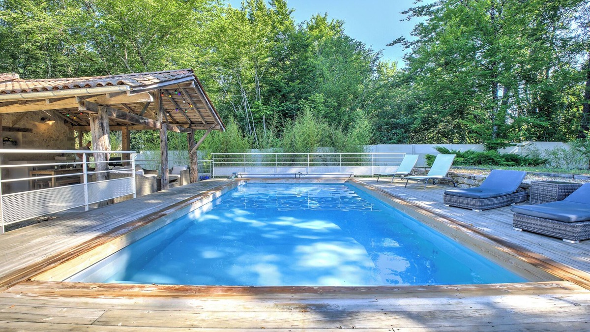 Coursac Ski Chalet | Chalet 'Le De Léonie Et Julie' with Private Pool, Wi-Fi and Air Conditioning