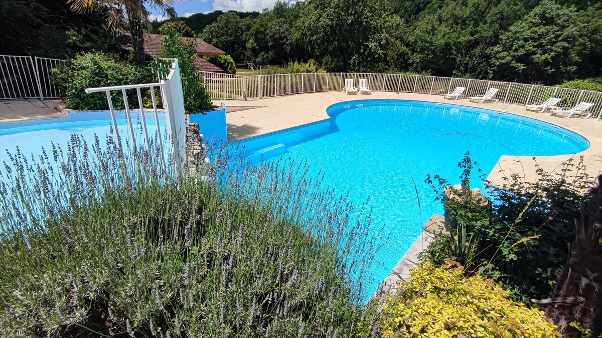 Mauroux Ski Chalet | Chalet 'Le Magalli' with Shared Pool, Private Terrace and Wi-Fi