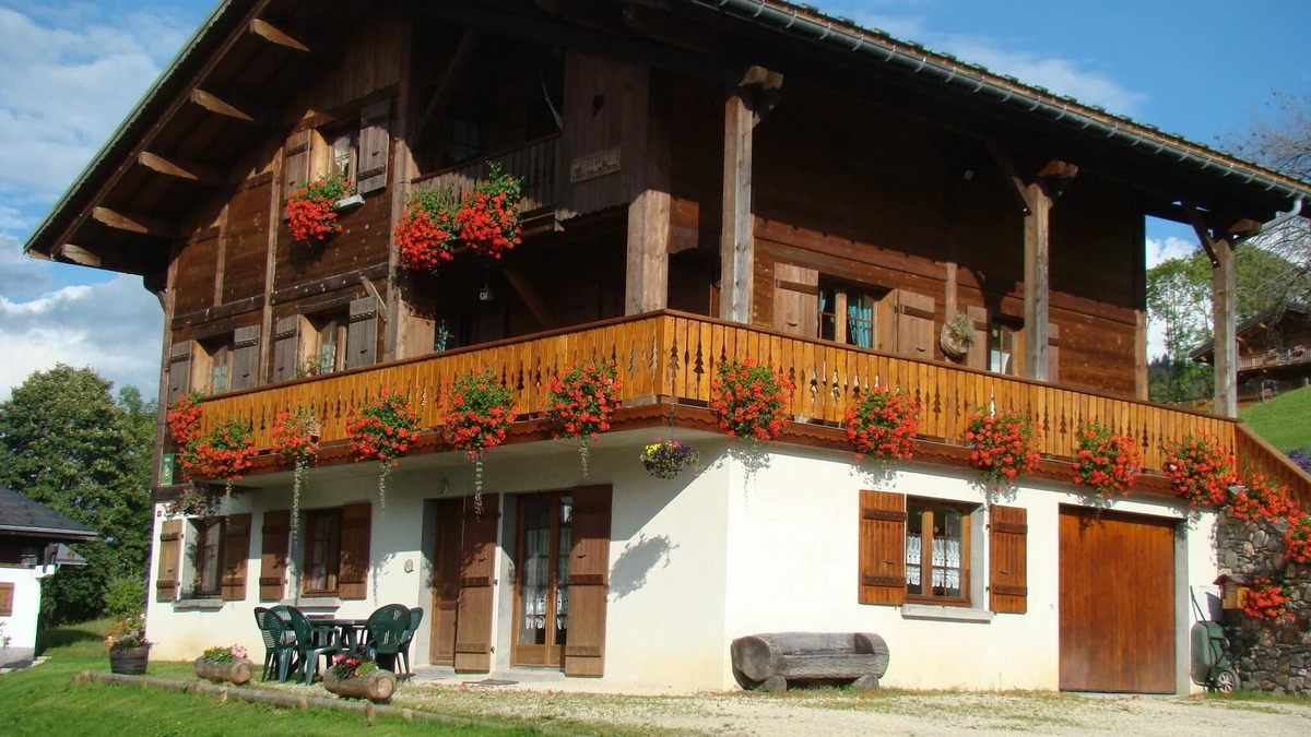 Flumet Apartment | Chalet "Les Rodhos" 150m from the FLUMET-Espace Diamant slopes