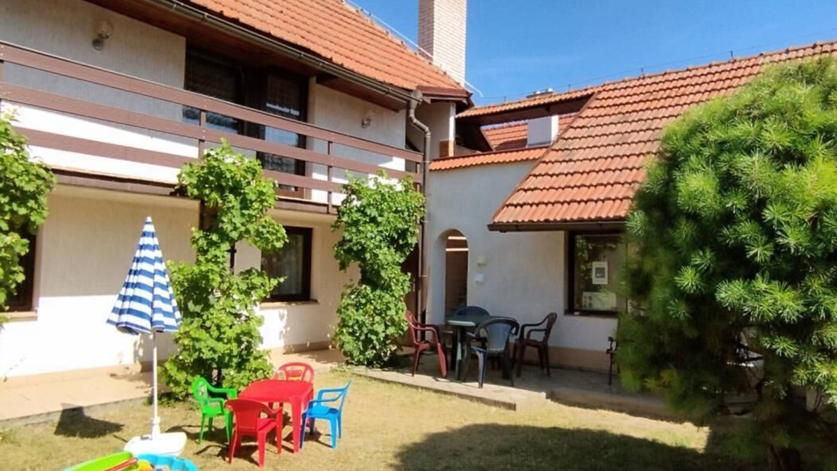 Mnetes Villa | Chalet Lucie - Four Bedroom Villa, Sleeps 10