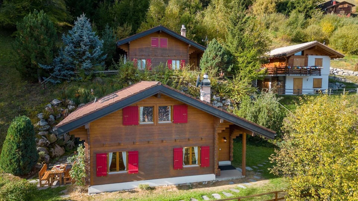 Mayens-de-Riddes Ski Chalet | Chalet Mar'Mot - Four Bedroom Chalet, Sleeps 8