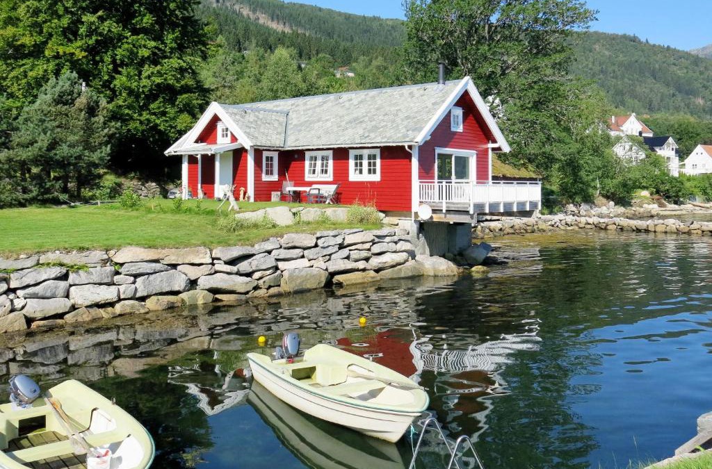 Balestrand Ski Chalet | Chalet Naustet by Interhome