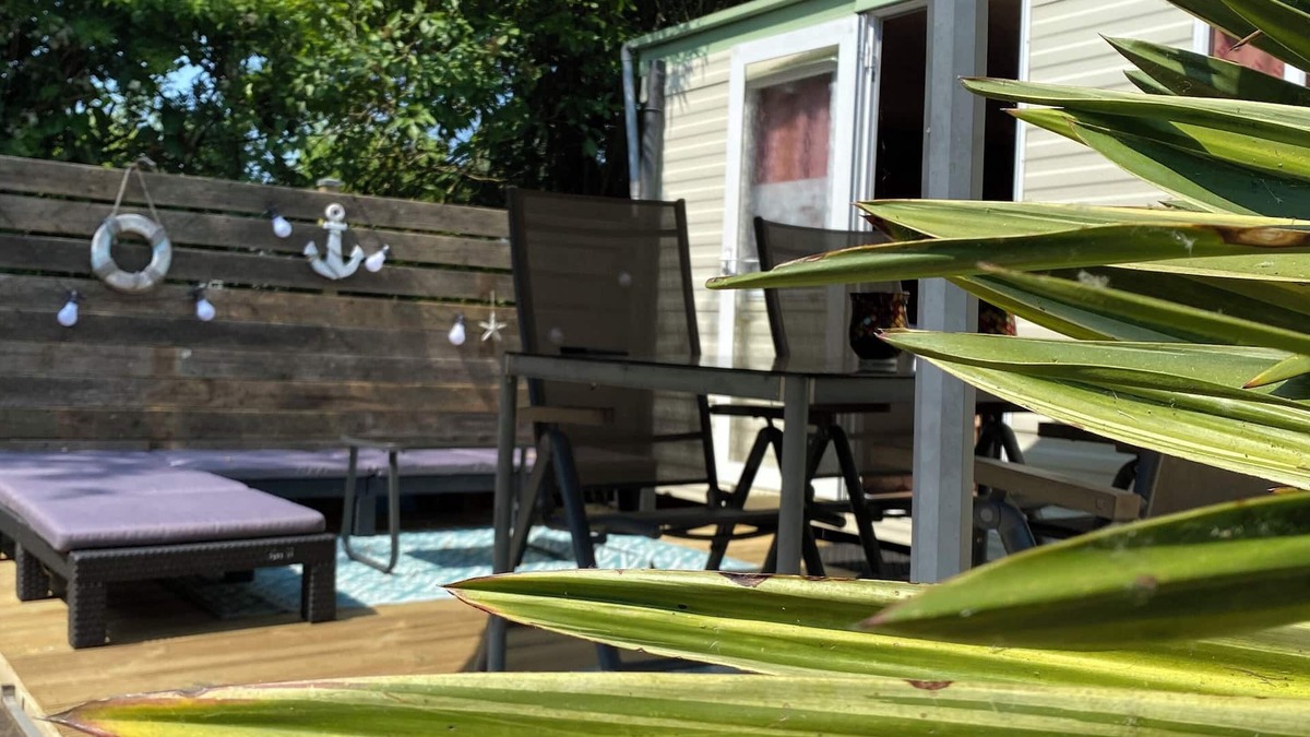 Brouwershaven Ski Chalet | Chalet near the beach in Zeeland - perfect for water sports, cycling & relaxation
