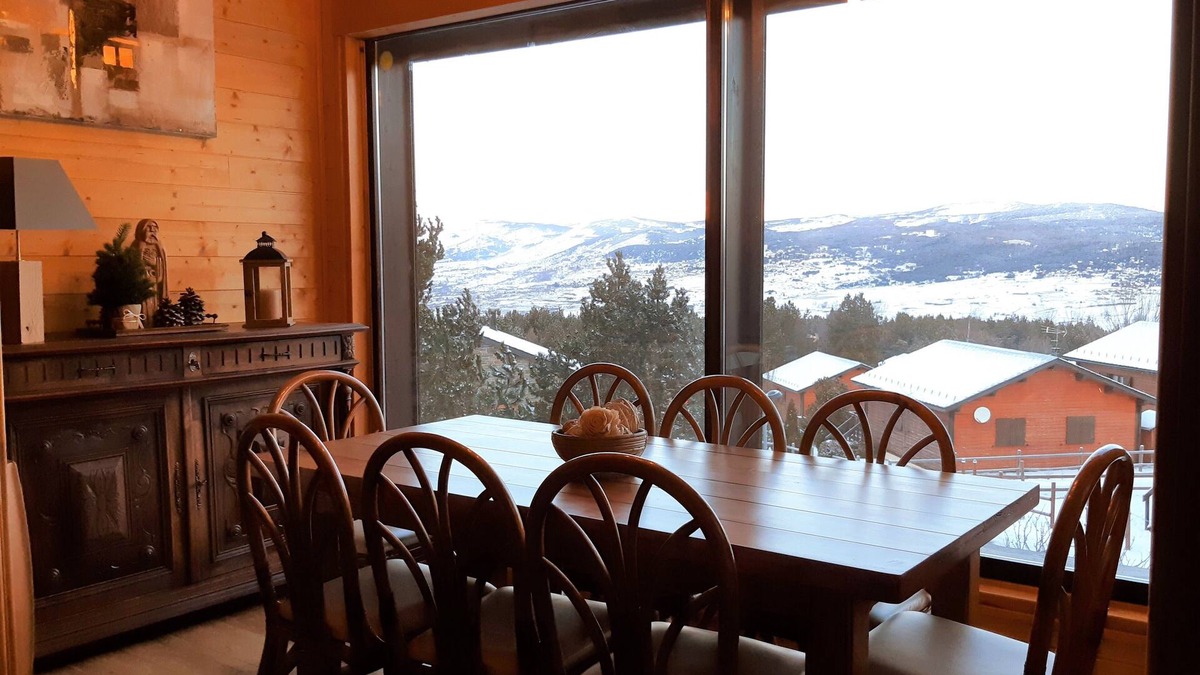 Eyne 2600 Ski Chalet | CHALET NEIGE ET SOLEIL 600 m from the Eyne ski slopes.
