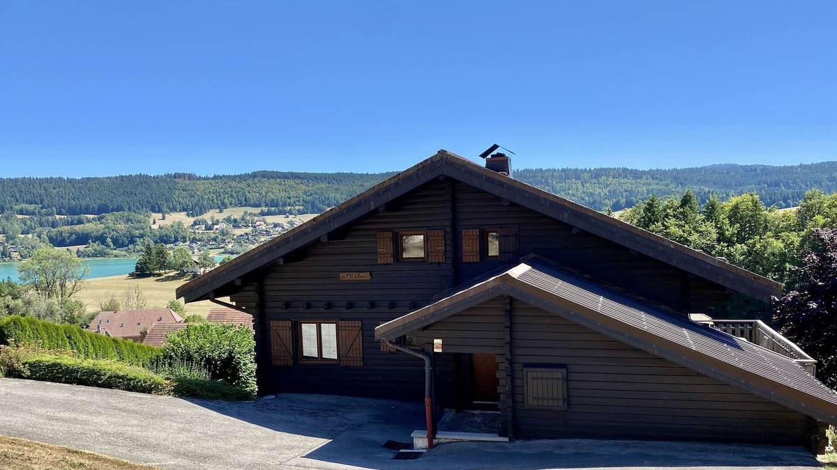 Les Grangettes Ski Chalet | Chalet panoramic view Lac Saint-Point