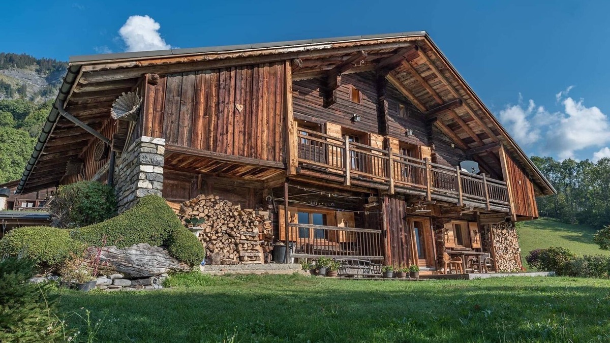 Flumet Apartment | Chalet Panoramique - Two Bedroom Apartment, Sleeps 5