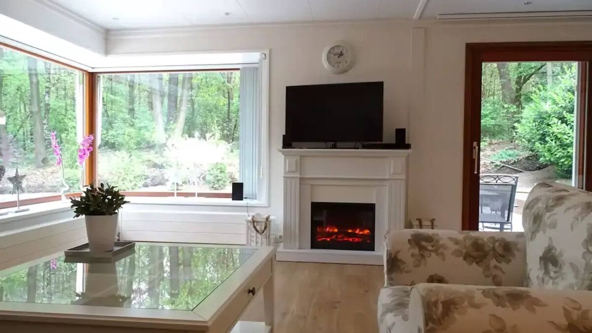 Groesbeek Ski Chalet | Chalet Pimpel & Mees; comfortably enjoy the peace and nature.