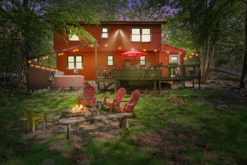 Tobyhanna House | Chalet renovated Near Casino, Camelback , Kalahari 4bdrms firepit hot tub game room