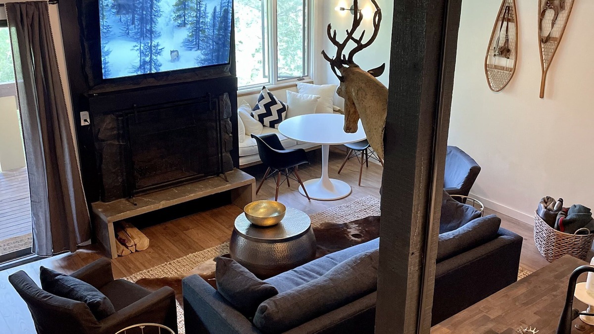 Moose Wilson Road House | Chalet Retreat w Mountain View’s in Jackson Hole