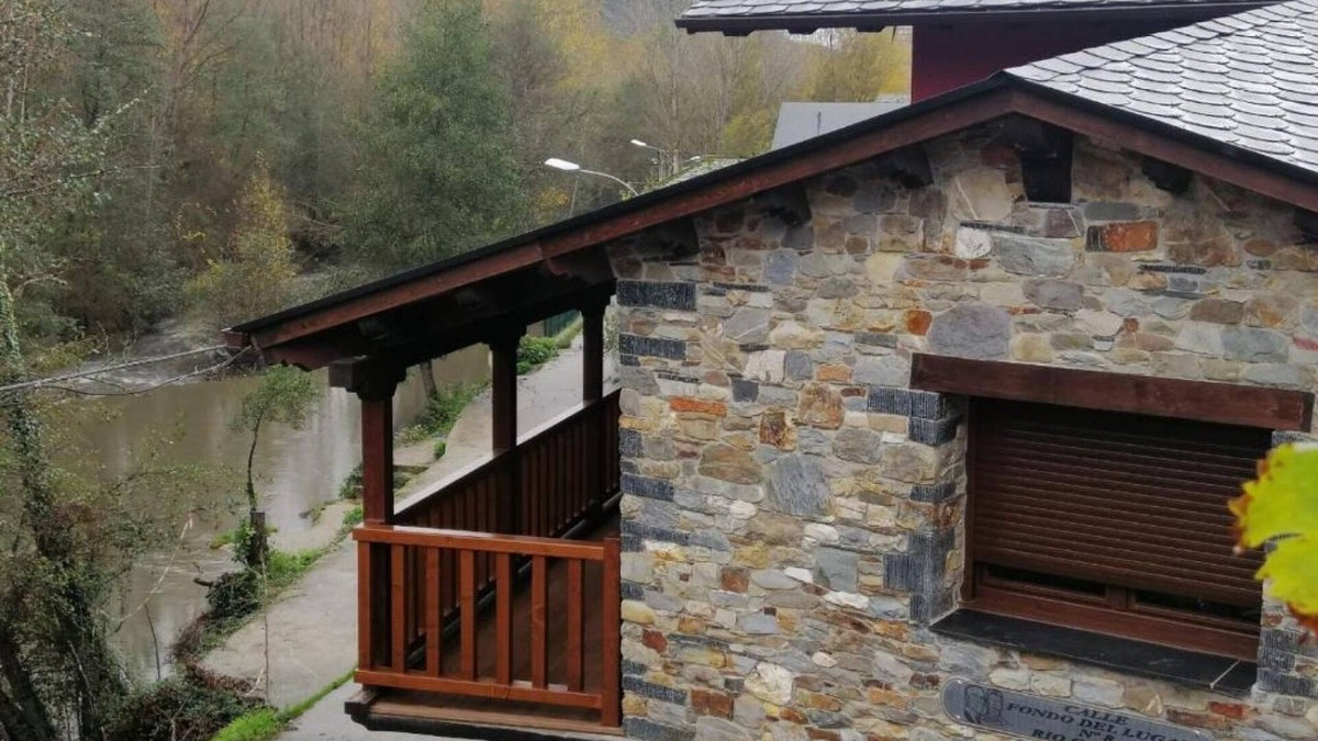 Puente de Domingo Florez Ski Chalet | Chalet 'Rio Cabrera' with Private Terrace and Wi-Fi