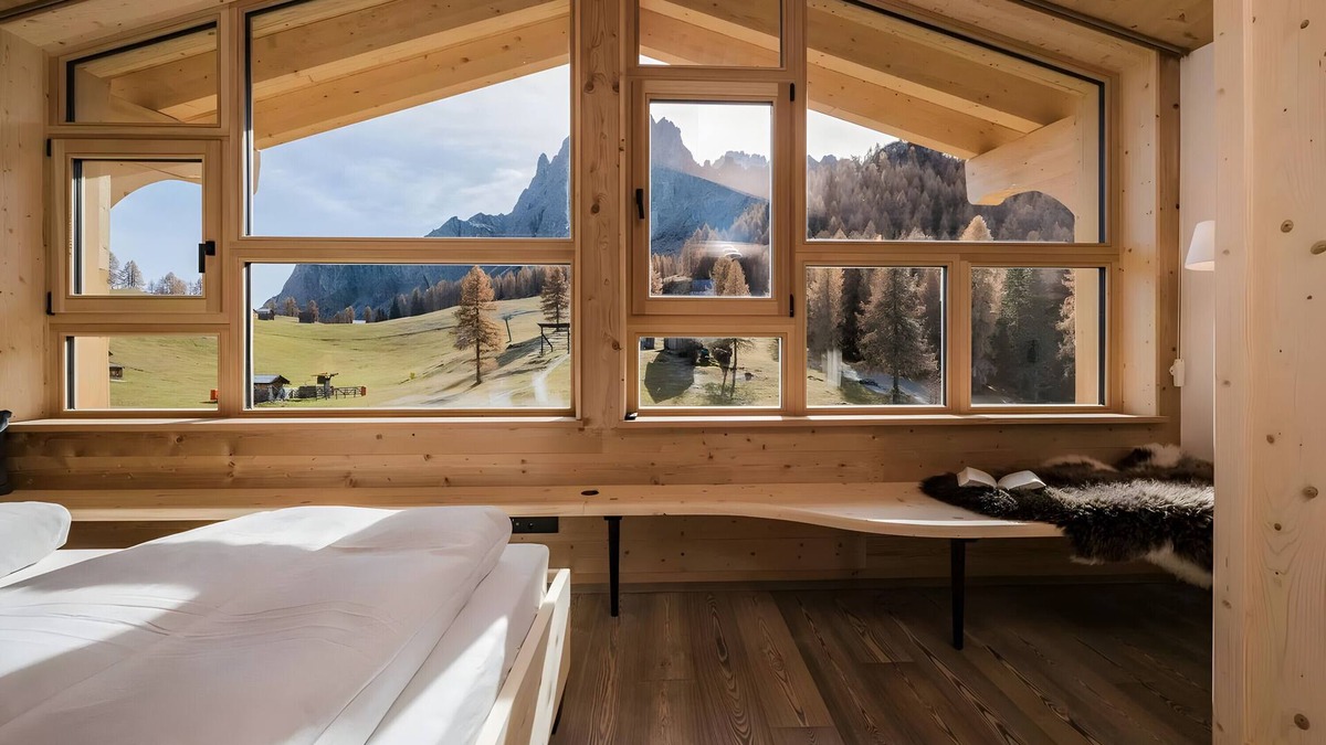 Sesto Ski Chalet | Chalet 'Rotwandwiesen 1' with Mountain View, Private Terrace and Wi-Fi