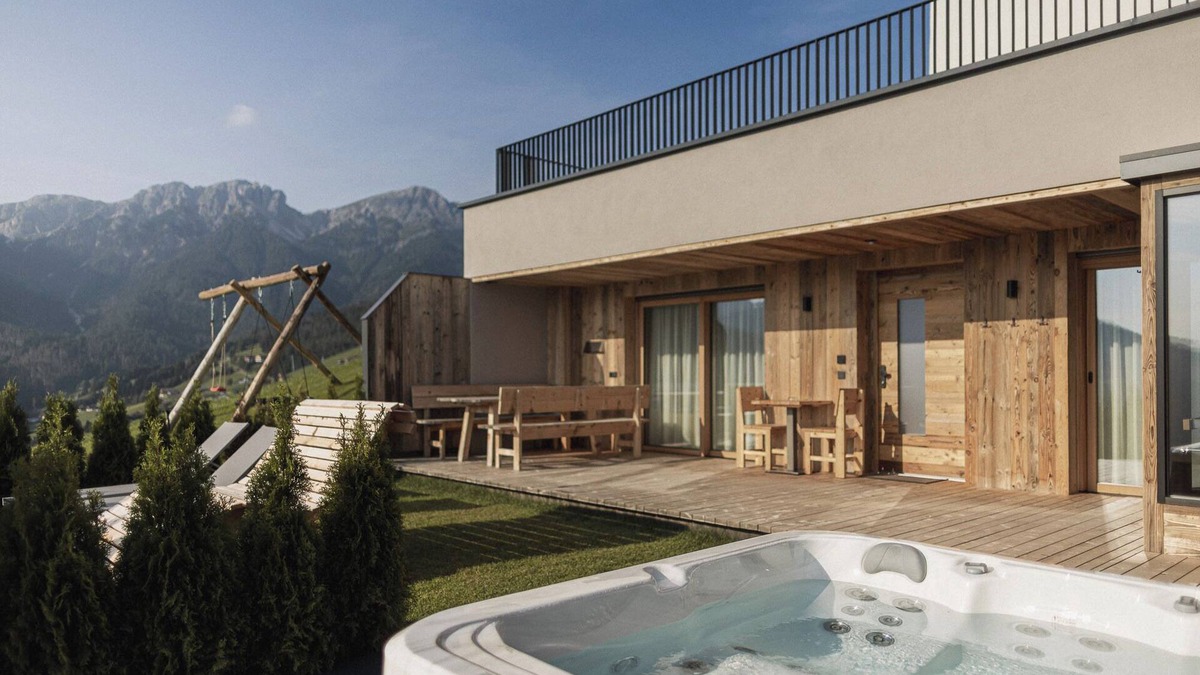 Sorafurcia Ski Chalet | Chalet 'Rueper Hof Ruipa' with Whirlpool, Private Terrace and Wi-Fi
