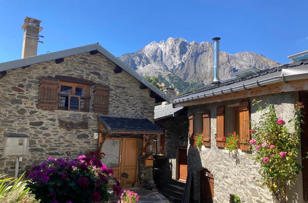 Saint-Michel-de-Maurienne Ski Chalet | chalet st michel de maurienne