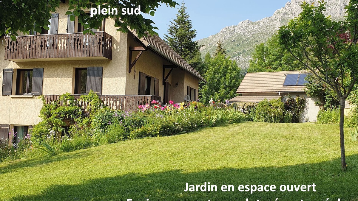 Saint-Etienne-en-Devoluy Ski Chalet | Chalet T6 confort proche Station