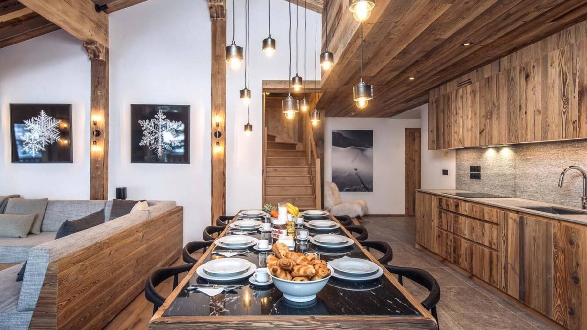 Le Fornet Ski Chalet | Chalet, terrace, fireplace or stove, ski locker, 150m², Val d'Isère