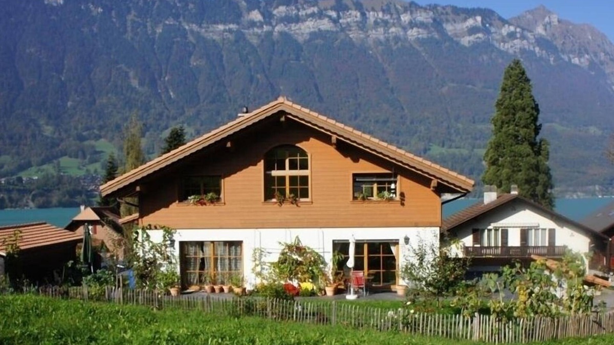 Boenigen Apartment | Chalet W/Studio in Bönigen by Interlaken on Lake Brienz