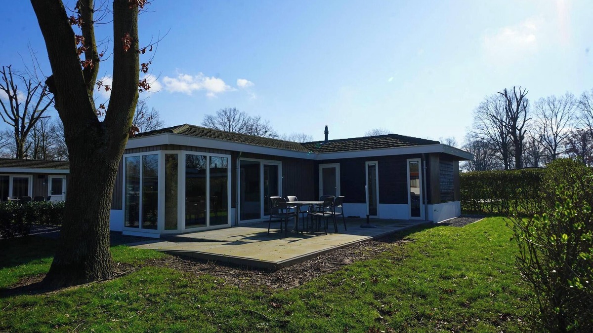 Susteren House | Chalet with 2 bedrooms and terrace