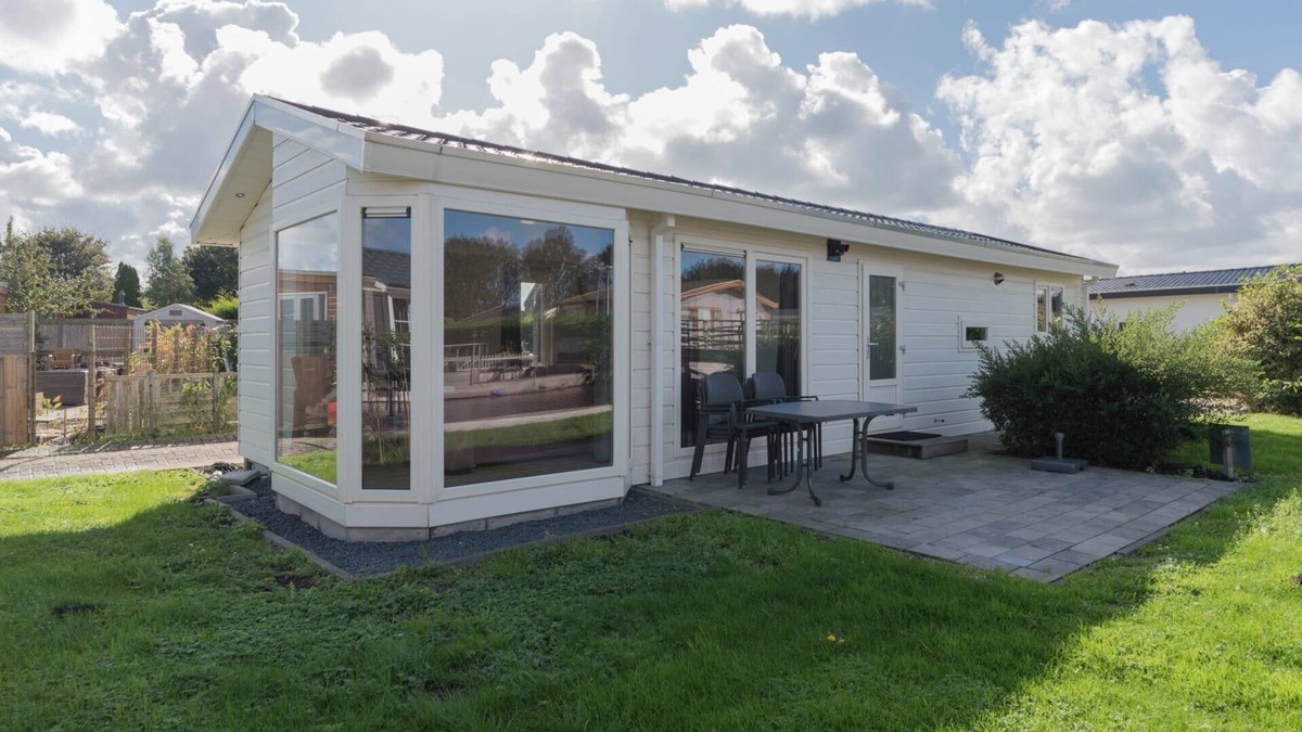West-Graftdijk House | Chalet with 3 bedrooms and a terrace