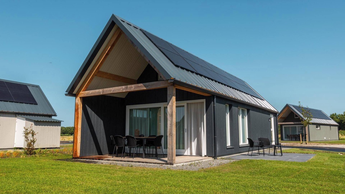 Cadzand-Bad House | Chalet with 3 bedrooms, bathroom and veranda