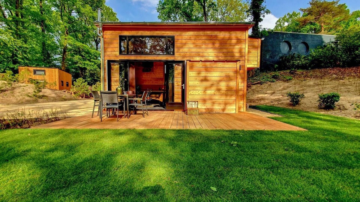 Belfeld House | Chalet with a terrace