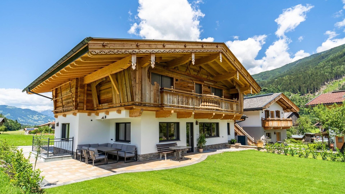 Zillertal House | Chalet with sauna close to ski resorts