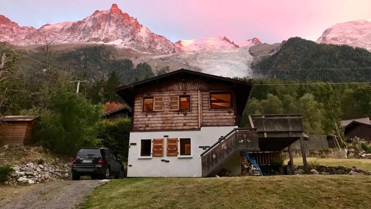 Les Bossons Cabin | Chalet with outstanding views in quite place 5’ from center