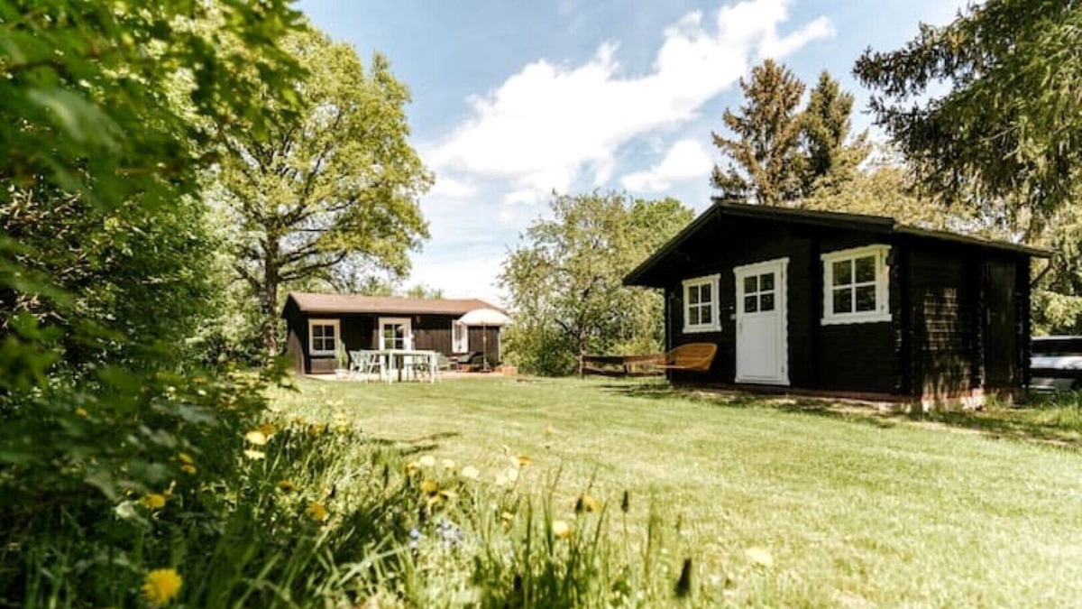 Sangerhausen House | Chalet with guesthouse in the nature with own pasture for you horse