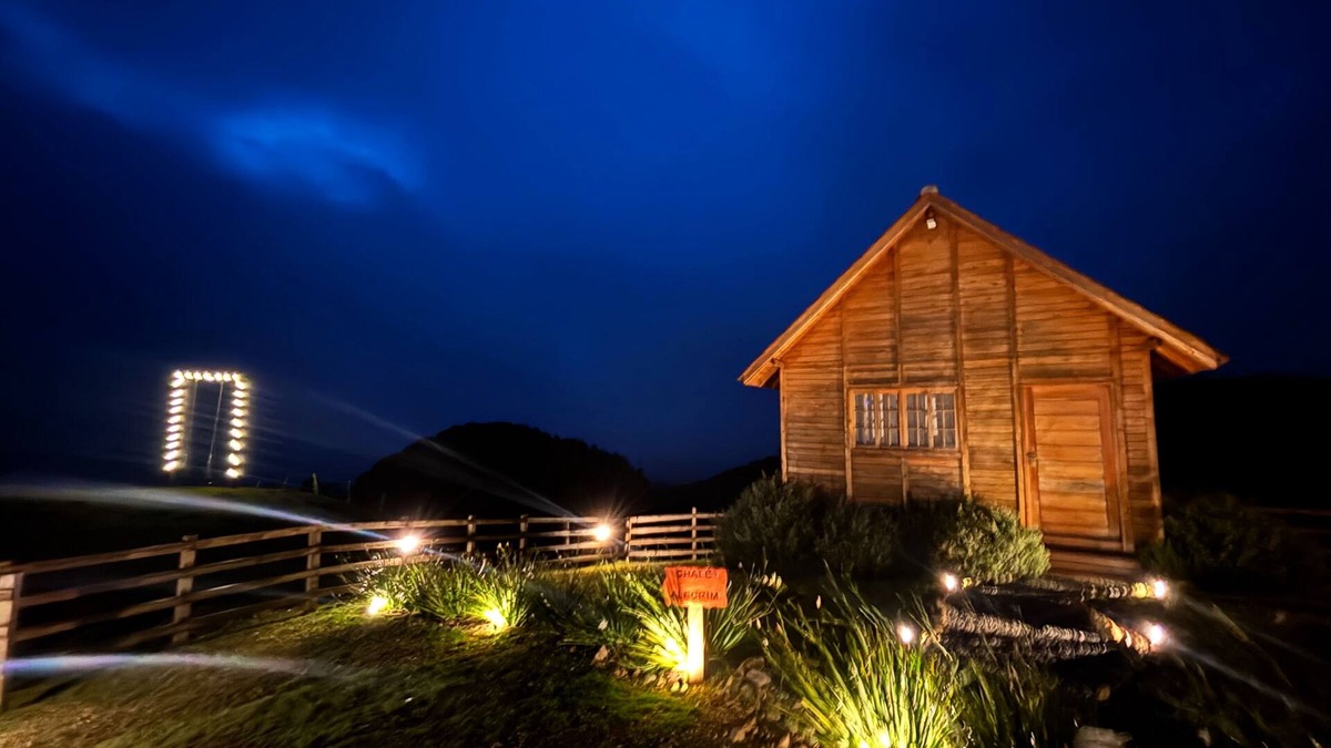 Rancho Queimado Cabin | Chalet with hot tub for couples in Rancho Queimado