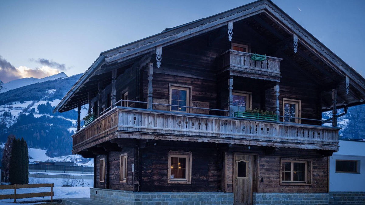 Finsing House | Chalet with sauna and hot tub near the skilift
