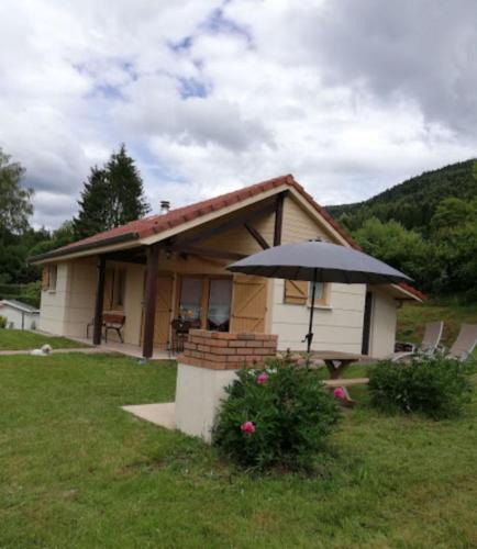 Allarmont House | Chaleureux gîte des brocards aux pieds des sapins 3 étoiles