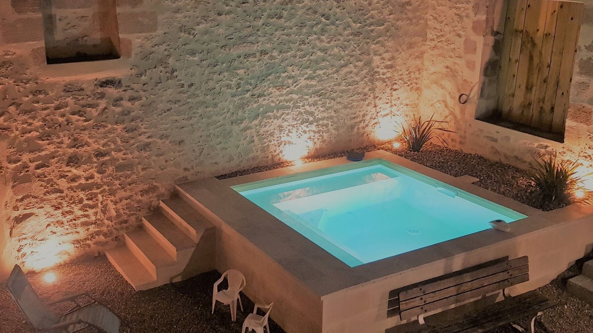Mauriac House | Chaleureux, Intimiste, Proche de ST Emilion, 6 à 8 Personnes, Équipement Bébé,