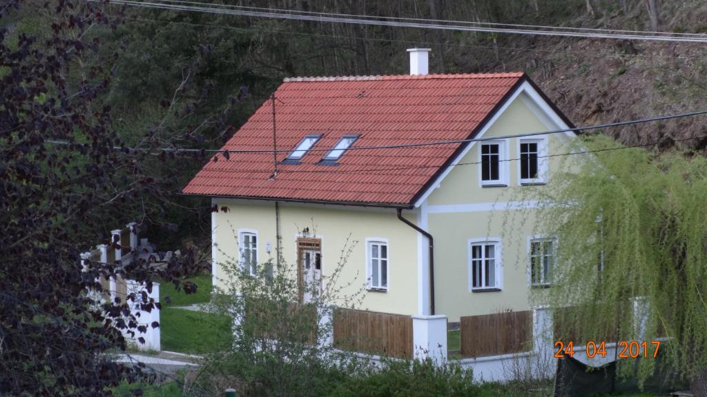 Zupanovice House | Chaloupka za potůčkem
