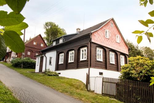 Krasna Lipa House | Chalupa Tulipánka