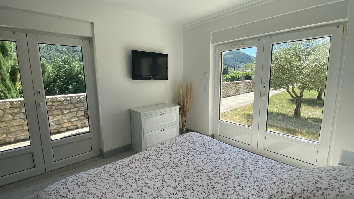 Saint-Fortunat-sur-Eyrieux Bed & Breakfast | Chambre Indépendante Avec sdb et Piscine Commune