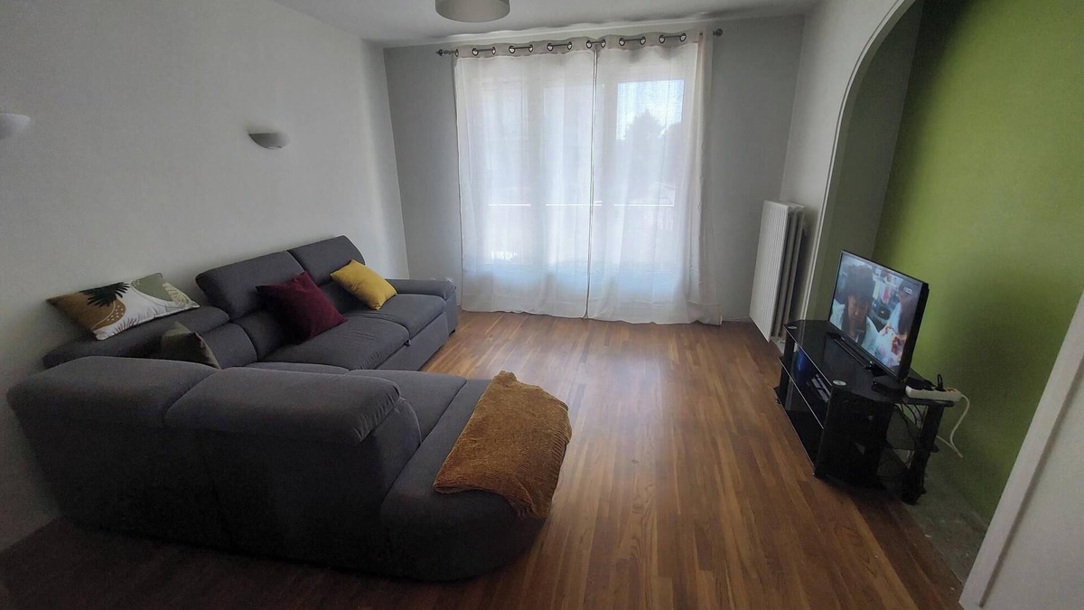 Vaulx-en-Velin Bed & Breakfast | Chambre à 10min du Grand Parc Miribel Dans un Appartement Tout Équipé
