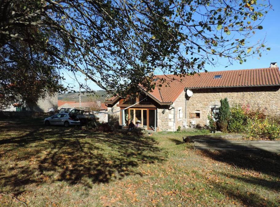 Saint-Andre-de-Chalencon House | chambre à la campagne Saint André de Chalencon