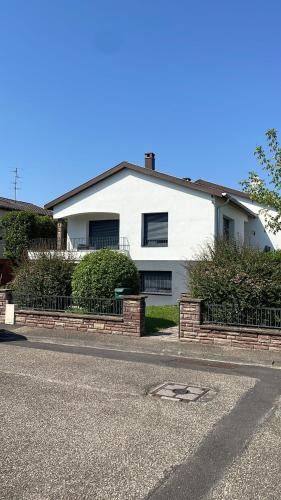 Hoenheim House | Chambre à Hoenheim à 10 min de Strasbourg une chambre cosy