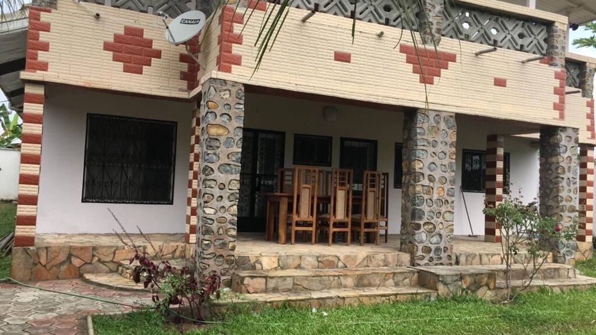 Kribi Villa | Chambre 3 VIP dans Villa luxueuse à 2mn de la plage