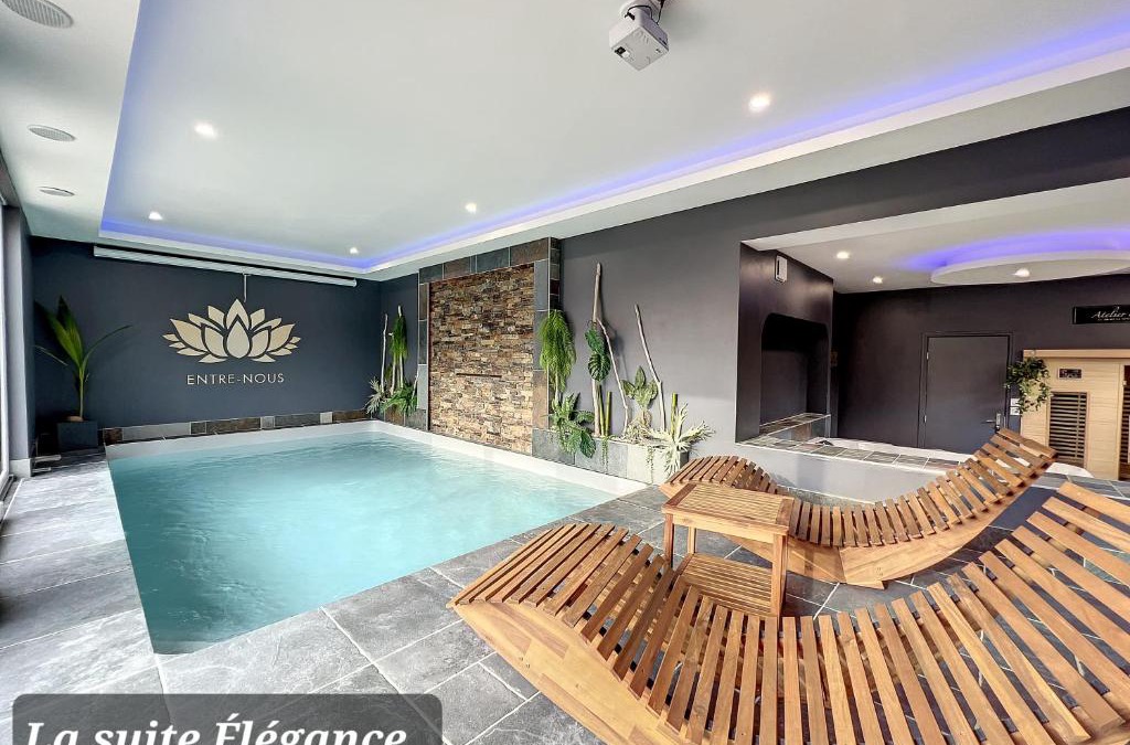 Louches Bed & Breakfast | Chambre avec spa, piscine et sauna privatif