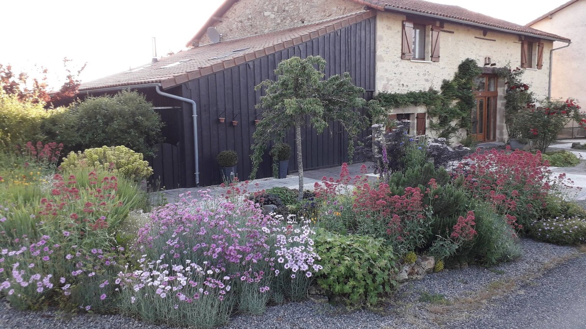 Saint-Auvent Bed & Breakfast | Chambre Clothilde à L'art'elier
